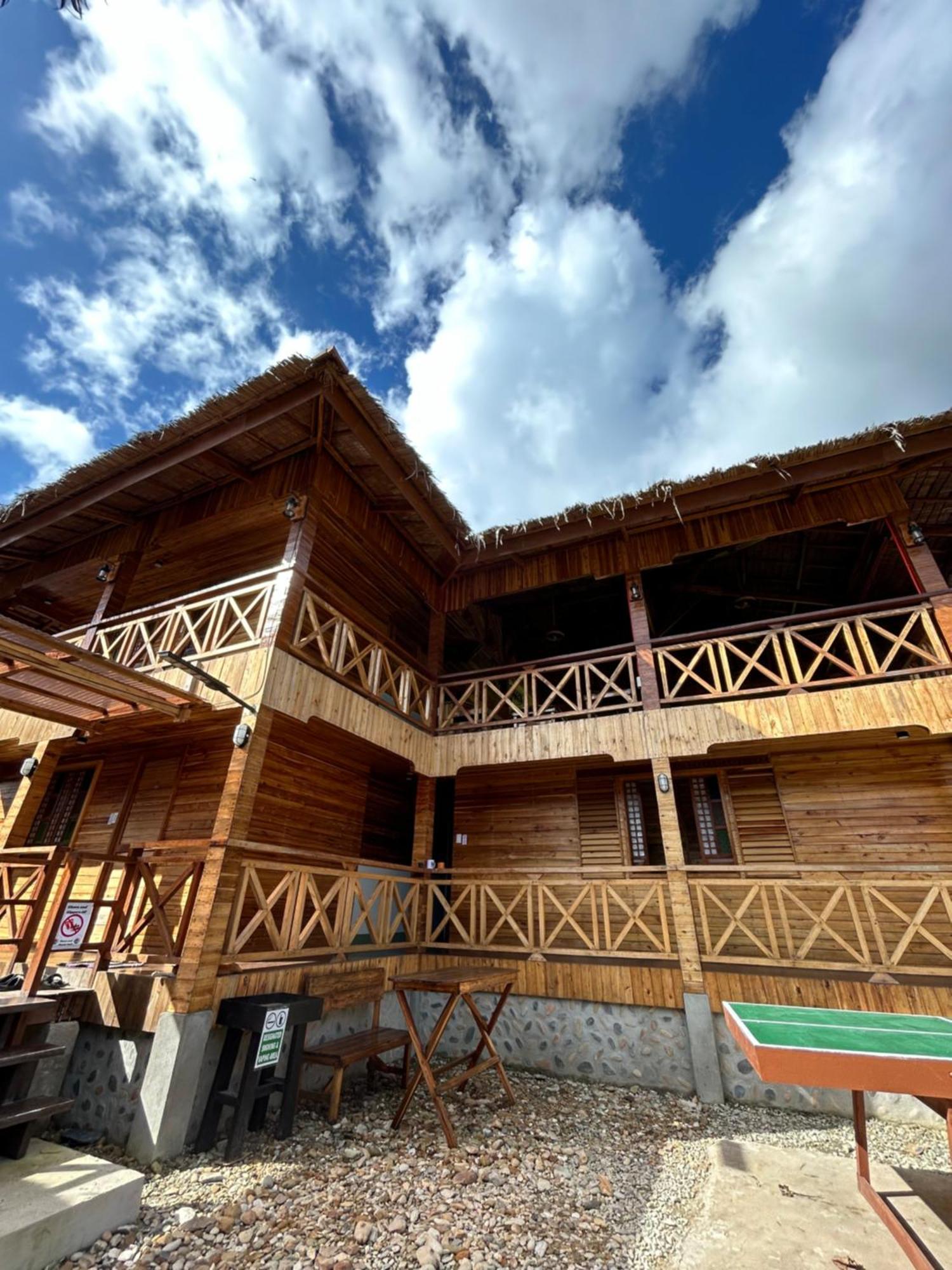 Islanders Hostel Port Barton Сан Висенте Екстериор снимка