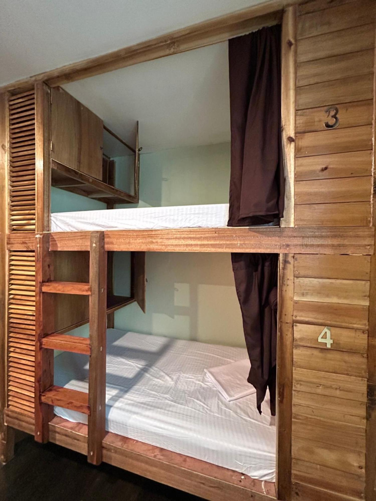 Islanders Hostel Port Barton Сан Висенте Екстериор снимка