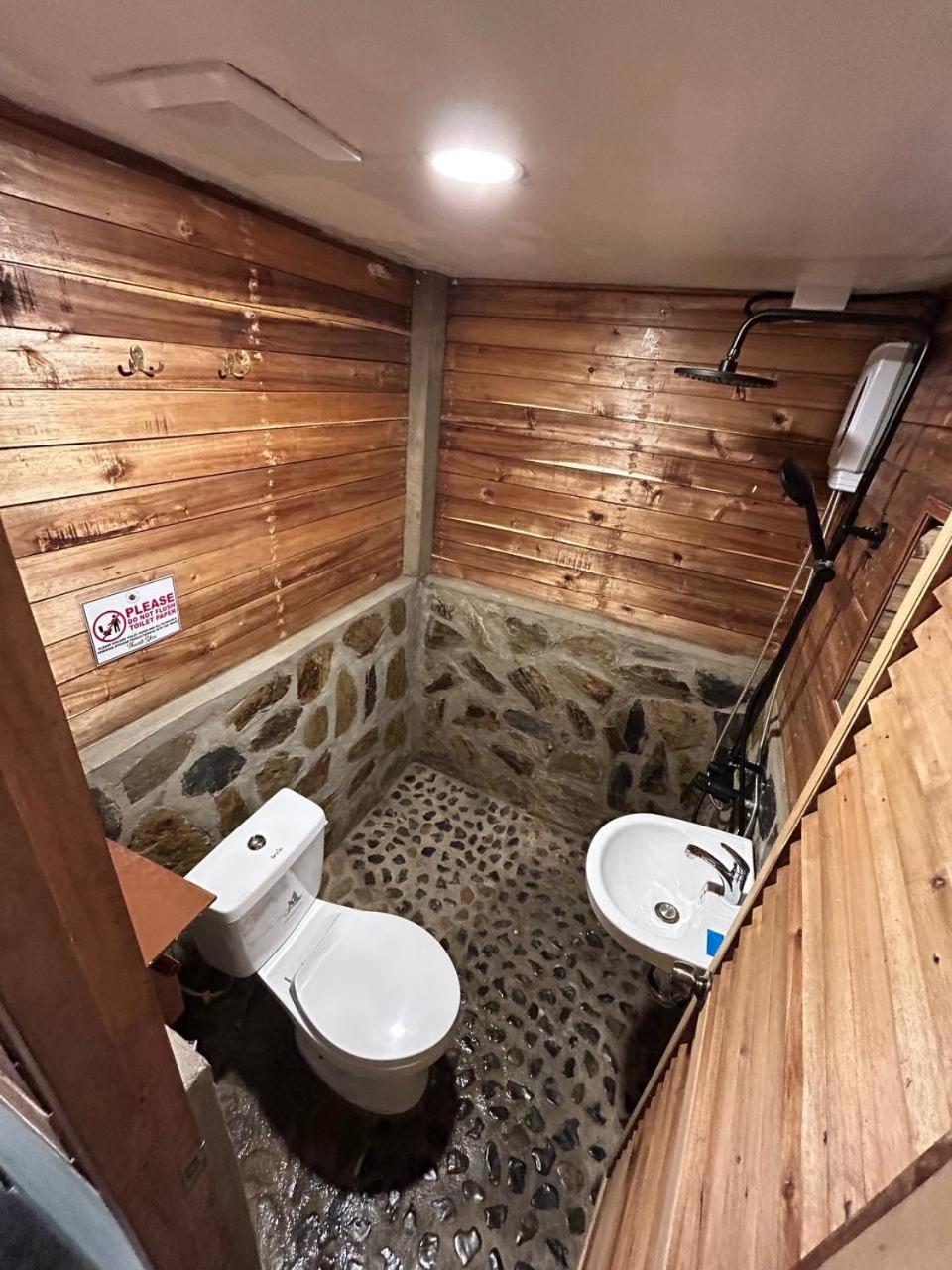 Islanders Hostel Port Barton Сан Висенте Екстериор снимка